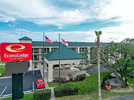 Econo Lodge Inn & Suites Foley-North Gulf Shores