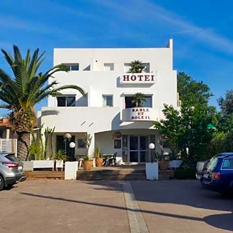 Hotel Sable Et Soleil - Port et Plage