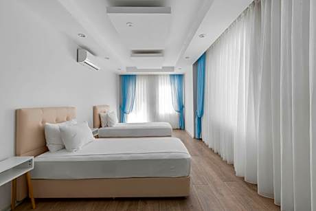 Luxury Suite with Balcony