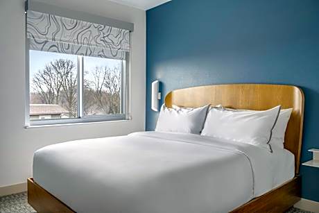 Extended One-Bedroom King Suite with Sofa Bed/City View/Roll-In Shower - Mobility/Hearing Accessible