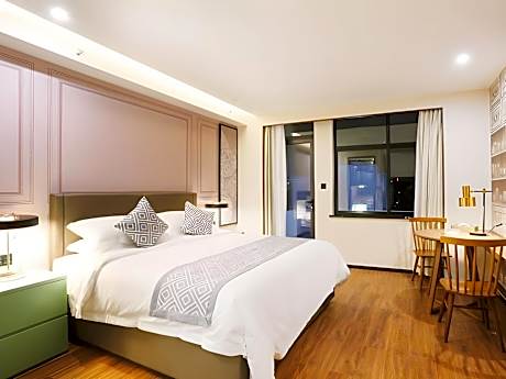 GEM Hotel Ningbo Jiangbei District Hongtang Haide Square