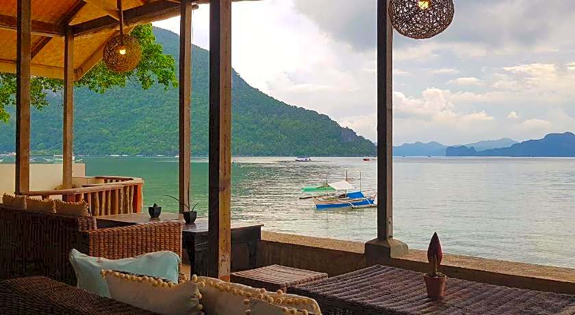 Golden Monkey Beach Hotel