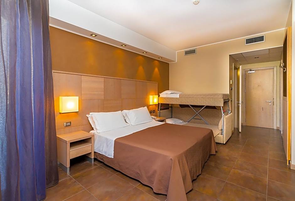 Abruzzo Marina Hotel - Family & Beach Resort