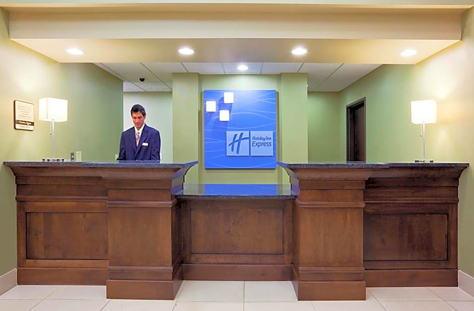 Holiday Inn Express & Suites Verona By IHG