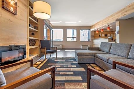 Comfort Inn & Suites Syracuse North