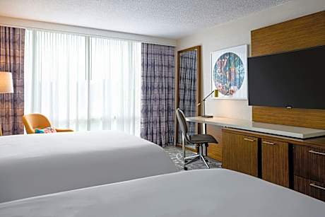 Guest room, 2 Queen, High floor