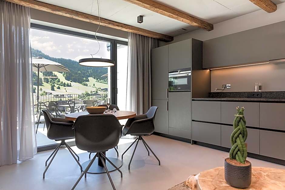 GOING TRIPLE A apartments EAST