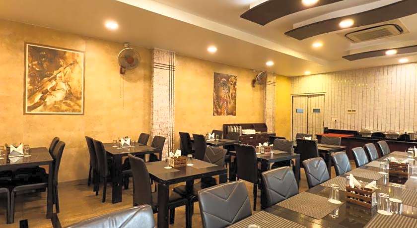 Royal Palm - Hotel Near Udaipur Railway Station