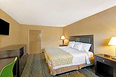 King Room - Disability Access - Non-Smoking