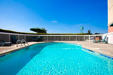 Country Inn & Suites by Radisson, Goldsboro, NC