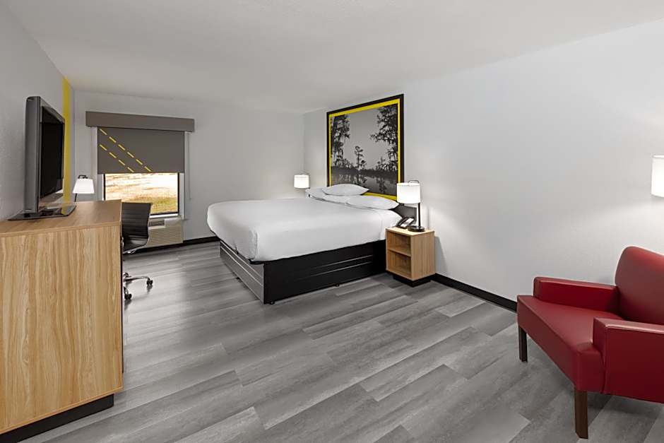 Super 8 by Wyndham Alexandria LA
