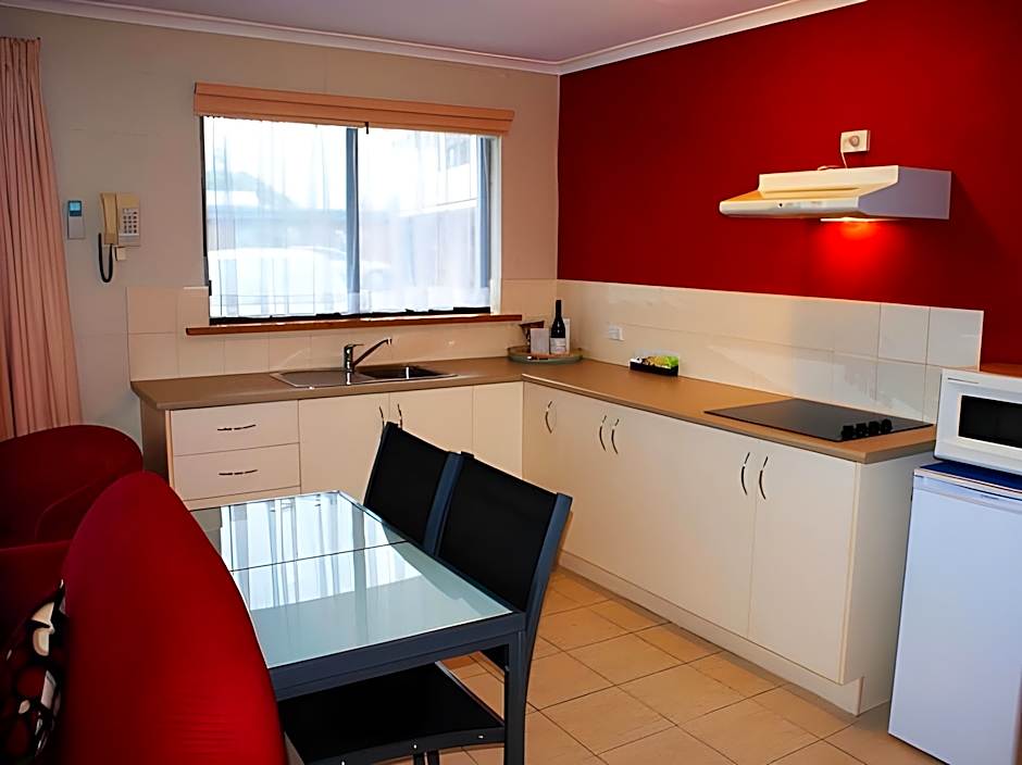 Apollo Bay Motel & Apartments