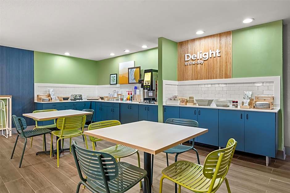 Spark by Hilton Eden Prairie