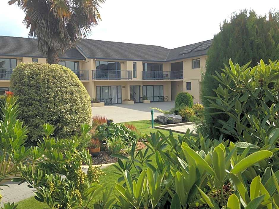 Avalon Manor Motel