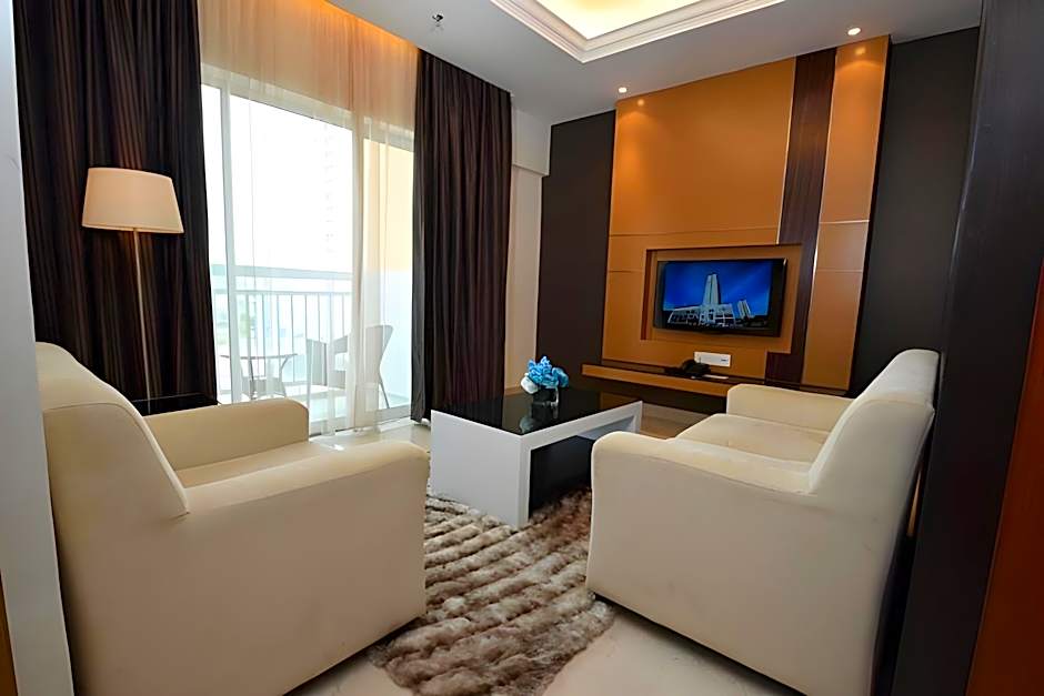 Tenera Hotel & Suites