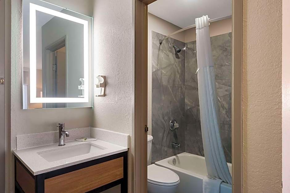 Days Inn by Wyndham Ankeny - Des Moines