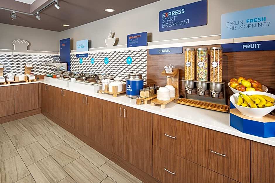 Holiday Inn Express Hotel & Suites Bellevue-Omaha Area By IHG
