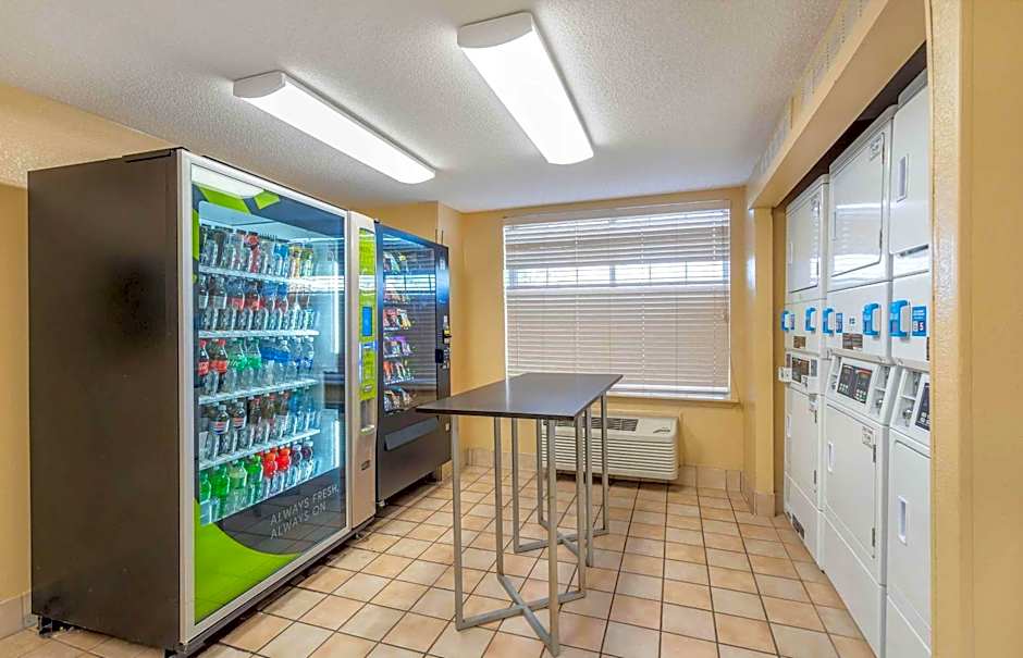 Extended Stay America Select Suites - Chicago - Lombard - Oakbrook