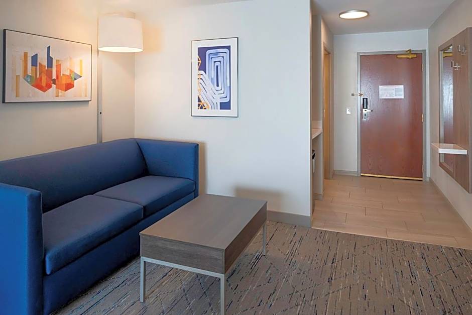 Holiday Inn Express Hotel & Suites Fort Atkinson By IHG