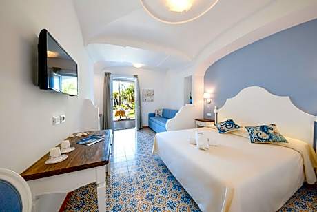 Deluxe Double or Twin Room with Garden View
