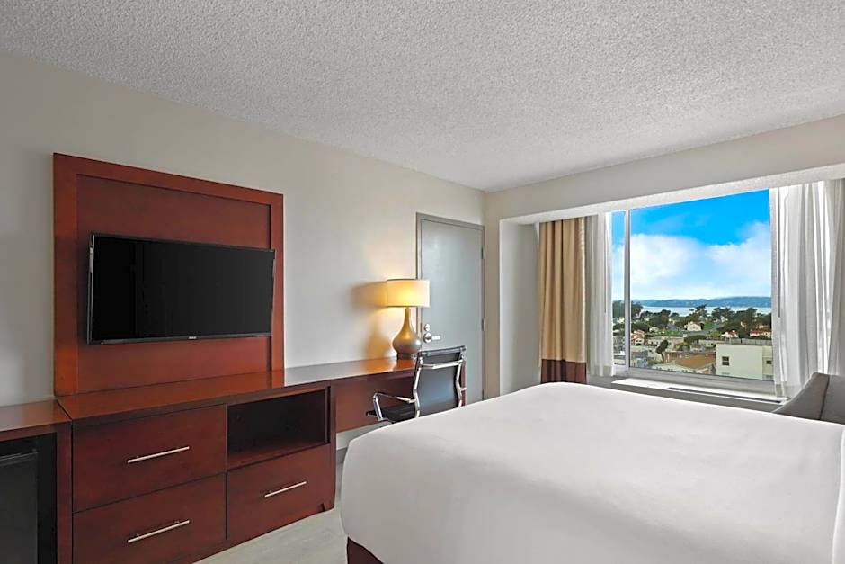 Comfort Inn By The Bay