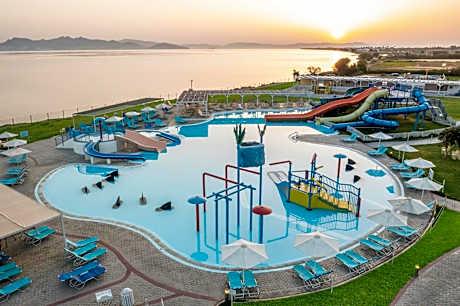 White Olive Marine Aquapark