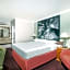 Upper Lake Inn & Suites