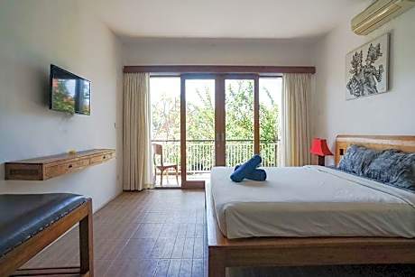 Deluxe Room Pool View
