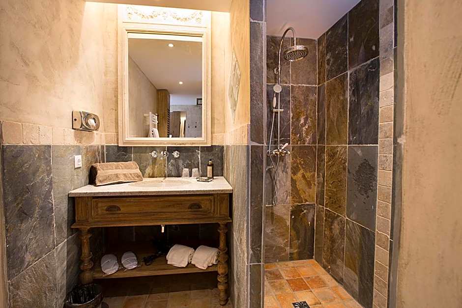 Hôtel Le Saint Cirq