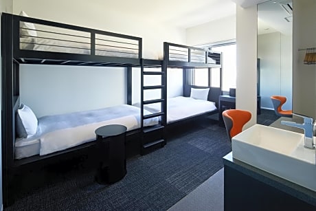 Private Room with Bunk Beds (4 Adults) - with bathtub