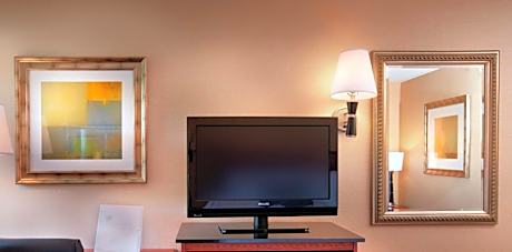 1 King Bed Study With Sofabed Nonsmoking