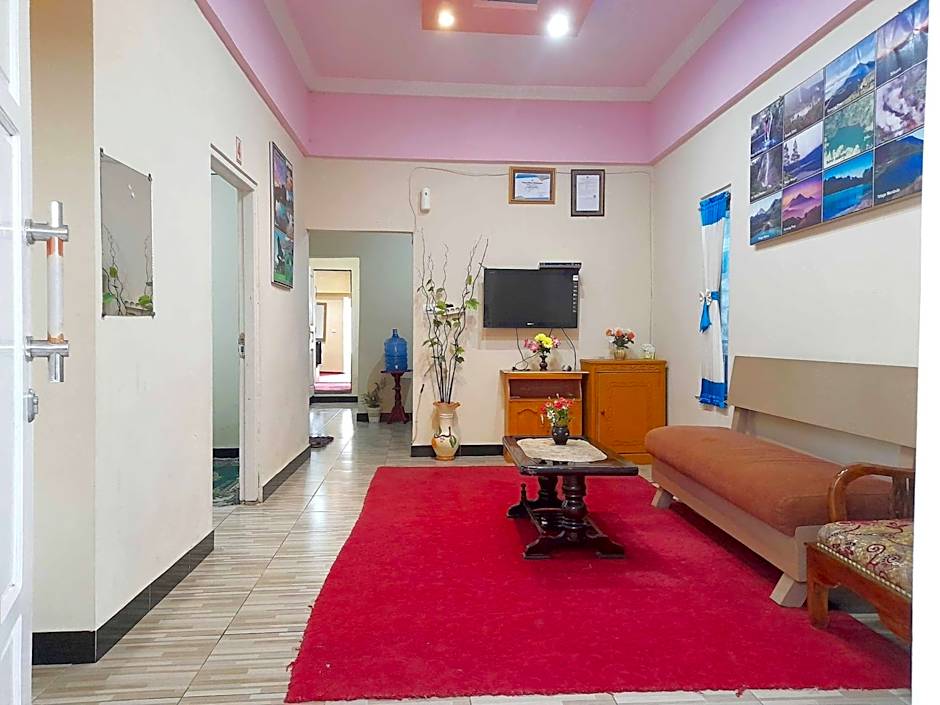 Shinta Syariah Homestay Dieng RedPartner