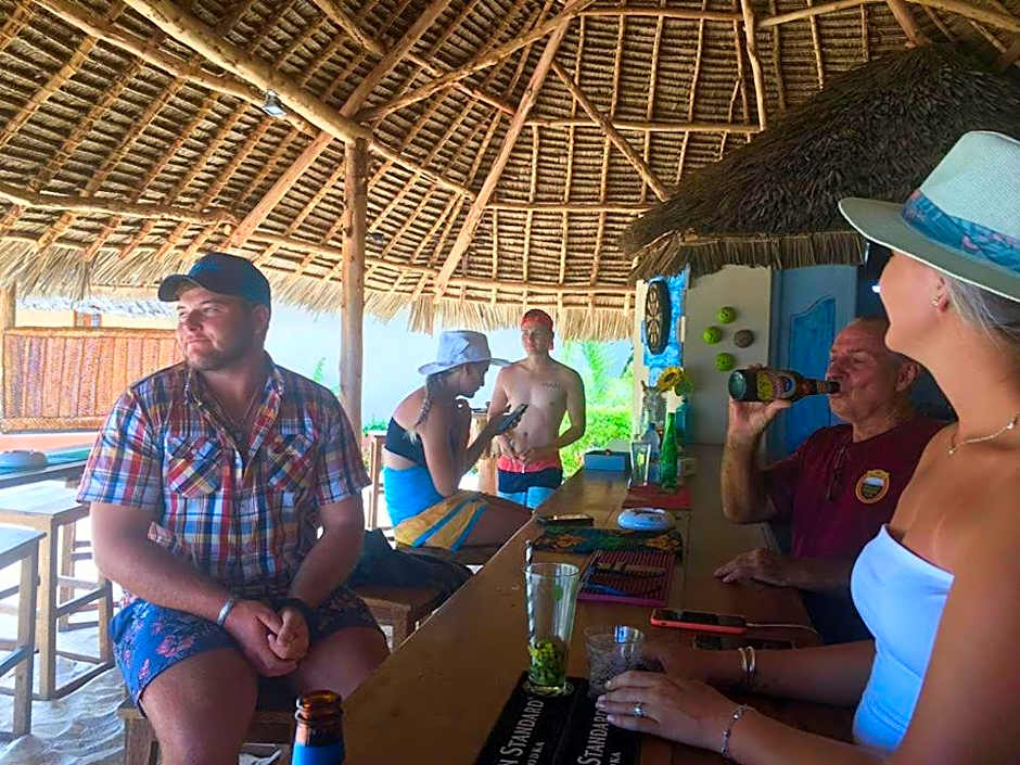 Driftwood Beach Lodge