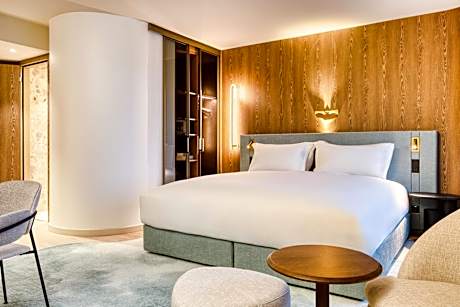Executive Junior King Suite