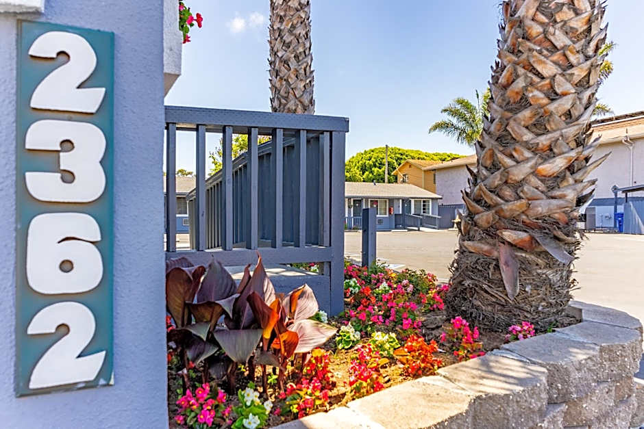 The Monterey Fireplace Inn