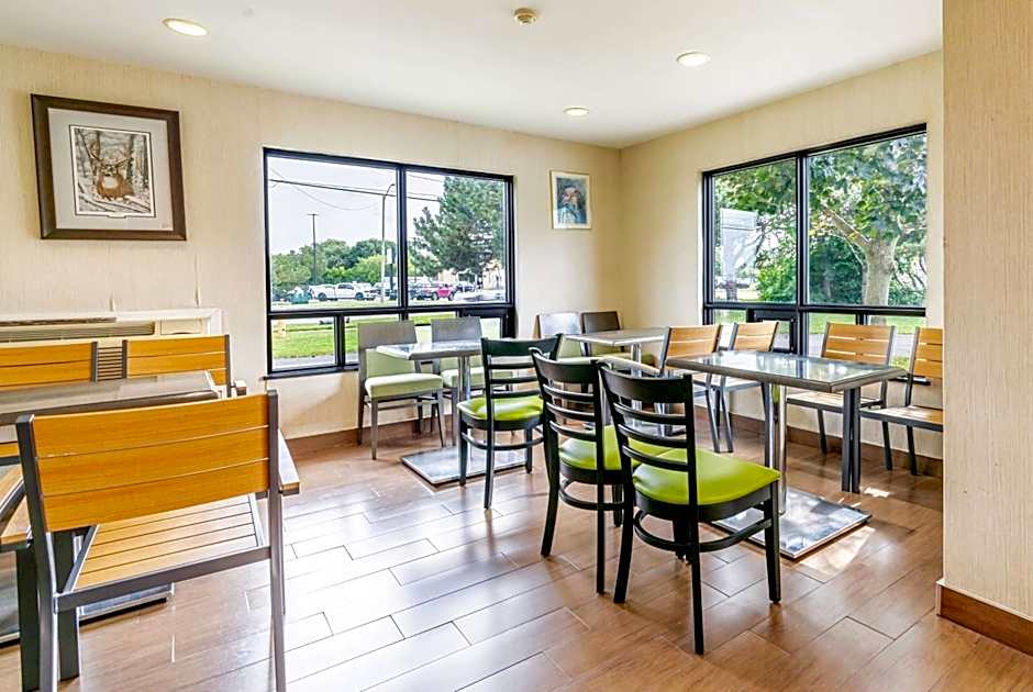 Ramada by Wyndham Kingston