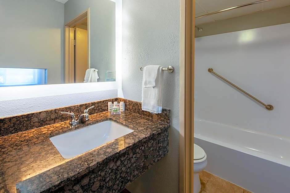 AmericInn by Wyndham Chippewa Falls