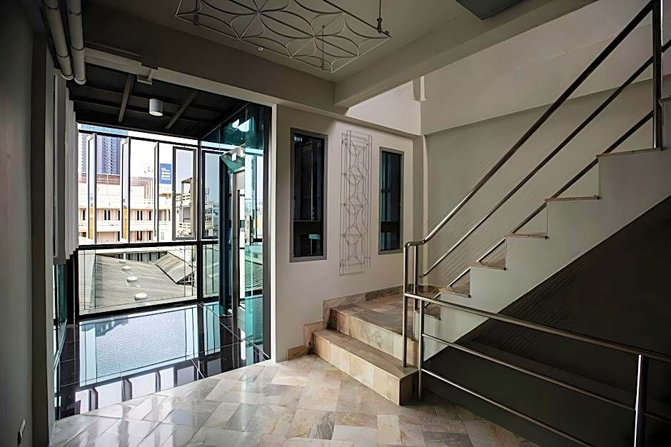 Fine Bed Hotel