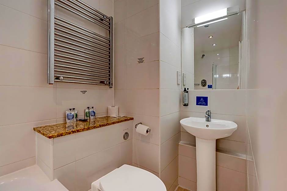 Liverpool Aigburth Hotel By Belvilla