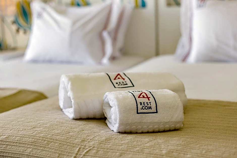 Rent4Rest Estoril Beachfront Apartments