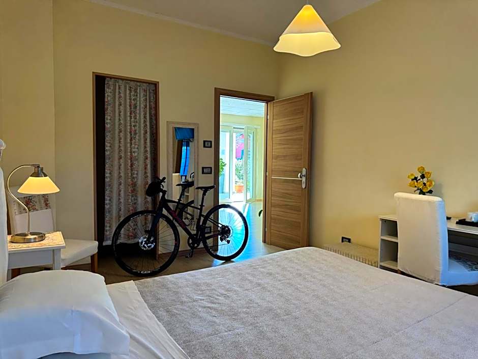 Photo 1 of 6 of Quadruple Room