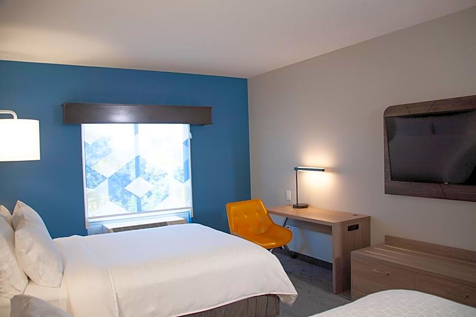 Holiday Inn Express & Suites Overland Park By IHG