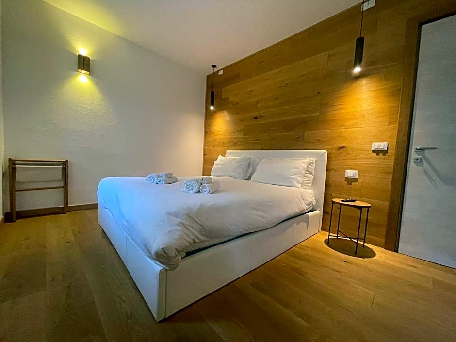 SnowLake Suite & Apartment