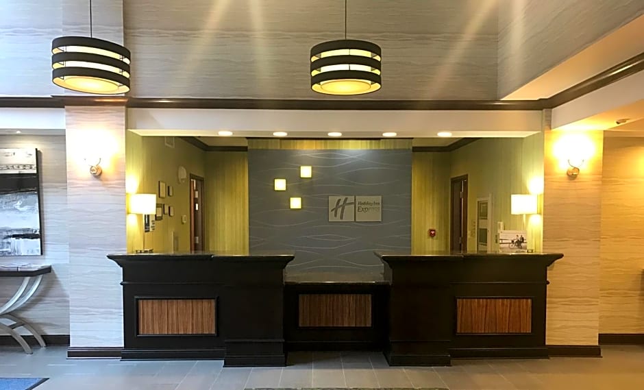Holiday Inn Express & Suites Morton Peoria Area, an IHG Hotel