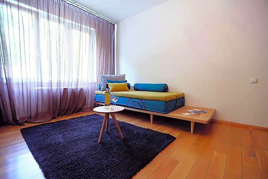 Living In Aparthotel