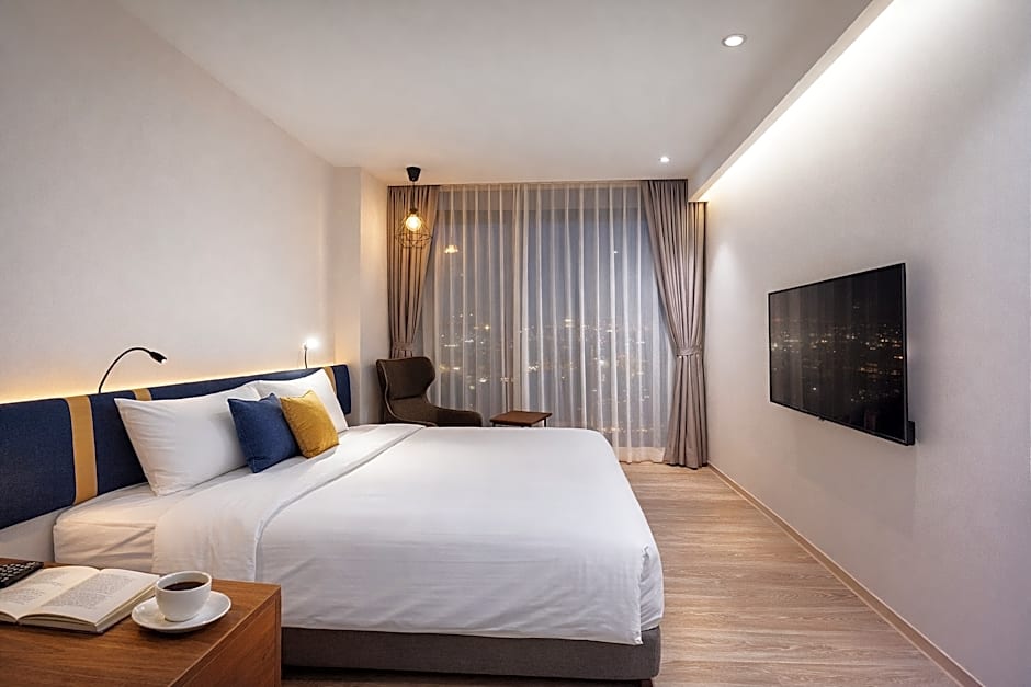 Explore Hotel