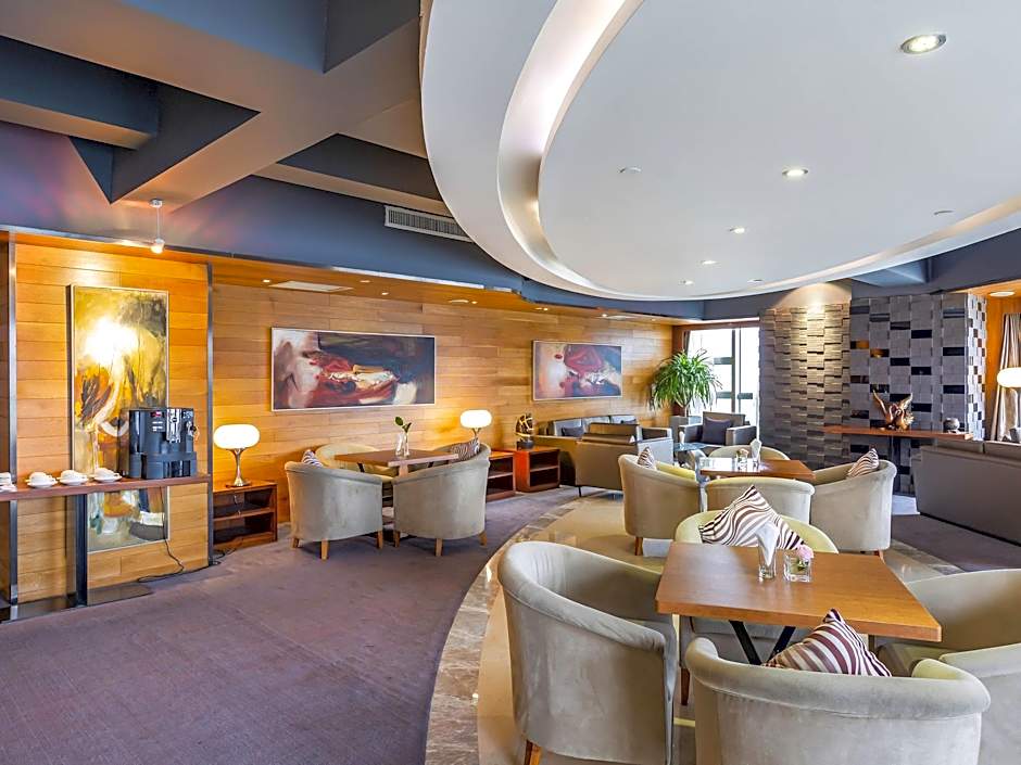 Novotel Zhengzhou Convention Centre Hotel