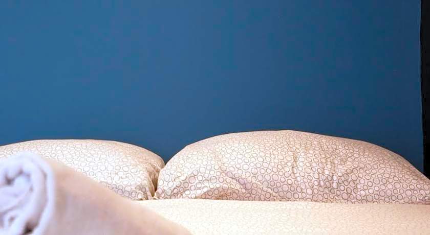 Sleep with Me Bangkok - BTS Phra Khanong