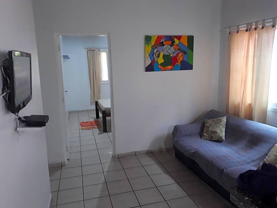 Aconchego 3 dorms, piscina, churrasq em Condomínio Fechado