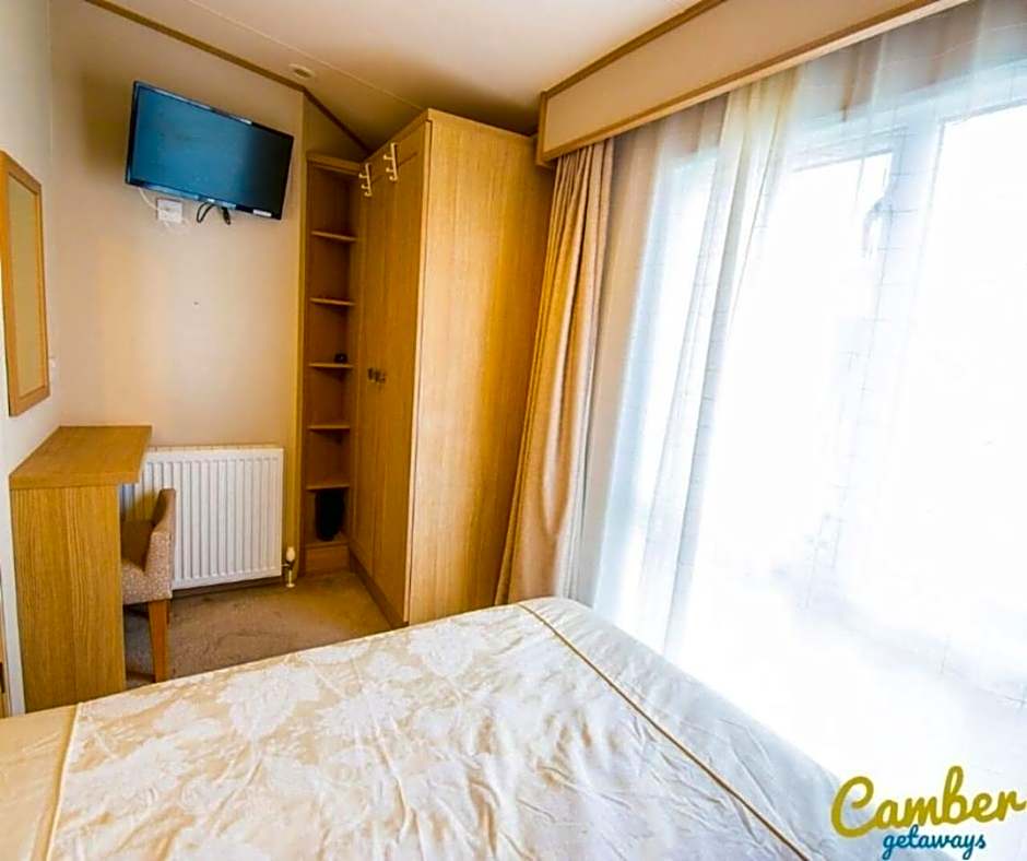 MP639 - Camber Sands Holiday Park - 3 Bedroom - Sleeps 8 - Large gated decking - Close to facilities